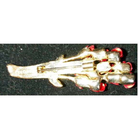 VINTAGE DMC97 BOUQUET OF RED ROSES Gold tone BROOCH - Picture 3 of 3